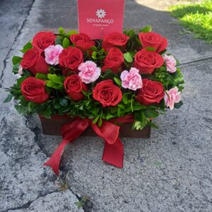 Baul con rosas