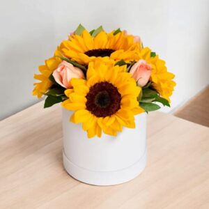 Box con girasoles y rosas